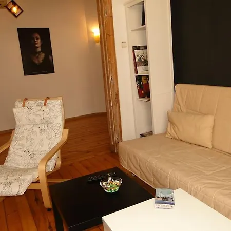 Διαμέρισμα Cozy Flat In The Heart Of *