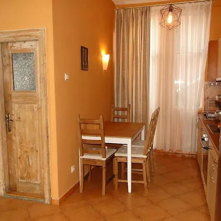 Διαμέρισμα Cozy Flat In The Heart Of