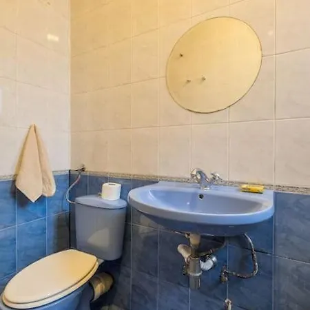Διαμέρισμα Cozy Flat In The Heart Of