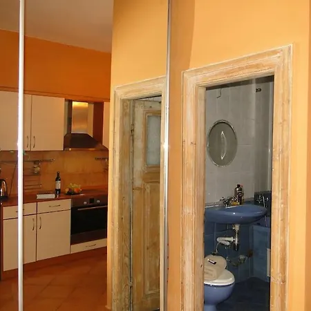 Διαμέρισμα Cozy Flat In The Heart Of