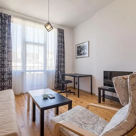 Διαμέρισμα Cozy Flat In The Heart Of *
