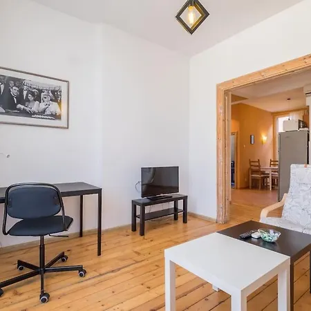 Cozy Flat In The Heart Of