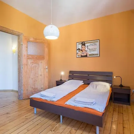 Cozy Flat In The Heart Of